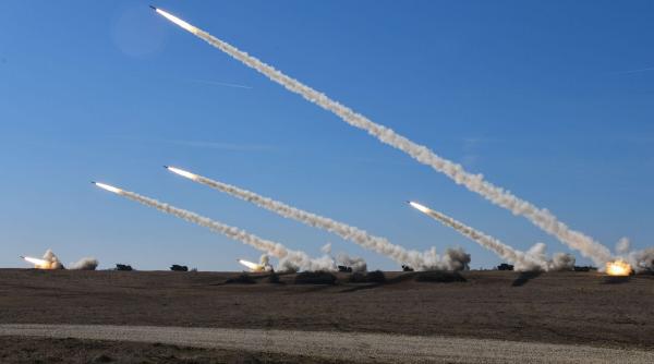 anunturi de angajare de la openai si anthropic provoaca ingrijorare cautam specialisti in arme biologice si chimice