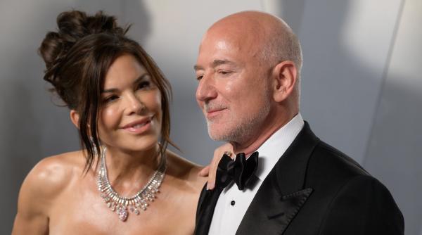 Lauren Sánchez a furat toate privirile la petrecerea de după Gala Oscar. A venit "îmbrăcată" în diamante roz și albe 
