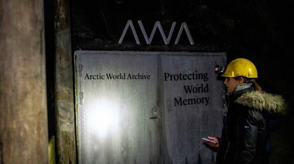 memoria lumii tara care isi ingroapa istoria sub un munte din svalbard