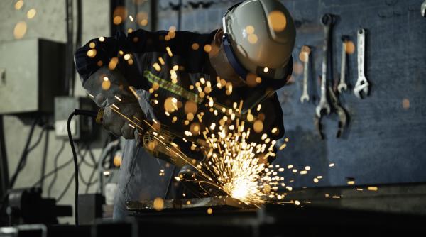 Războiul din Iran lovește industria europeană care depinde de energie: „Firmele mici nu pot rezista. Vor da faliment” 