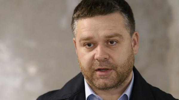 Ciucu le-a cerut companiilor de utilităţi să nu mai spargă asfaltul după lucrările primăriilor din Bucureşti: Coordonaţi-vă cu noi