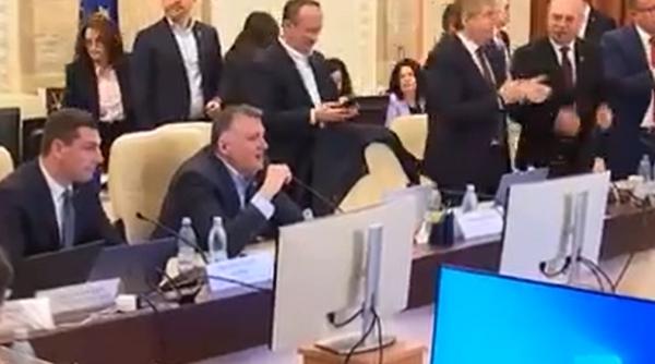 Matematica absurdă a votului pentru amendamentul PSD: cu 23 din 26, a trecut sau n-a trecut? "Lăsați-ma să mă clarific. 5 minute"