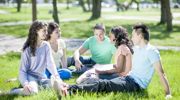 o universitate din china isi indeamna studentii sa lase cartile si sa se indragosteasca in timpul vacantei de primavara