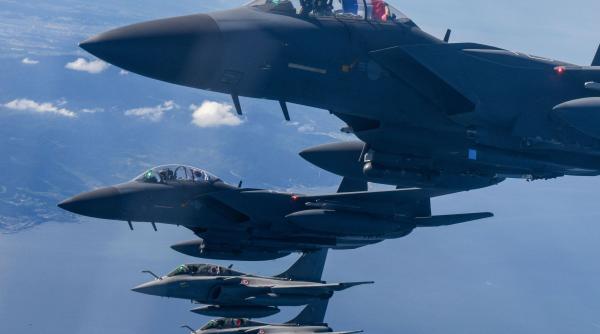 ”Operațiunea Poker”, desfășurată luni noaptea, în Franța. Cum ar arăta un atac nuclear, cu zeci de  avioane Rafale