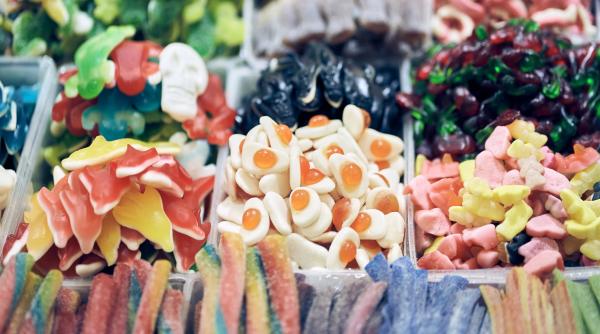 politia cauta 15 tone de jeleuri dupa ce containerul unui tir a fost furat in plina zi intr o parcare de pe o autostrada din germania