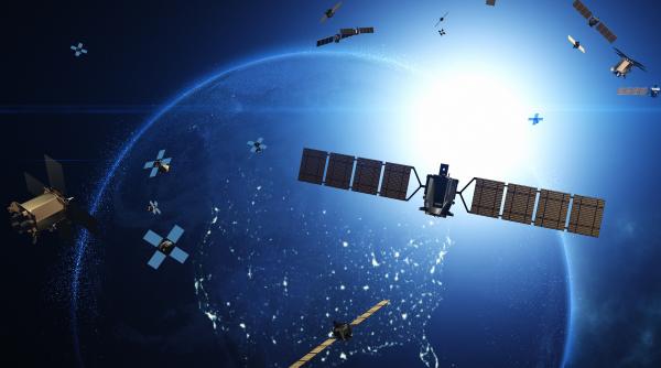 constelatia starlink de pe orbita joasa a pamantului a depasit 10 000 de sateliti activi