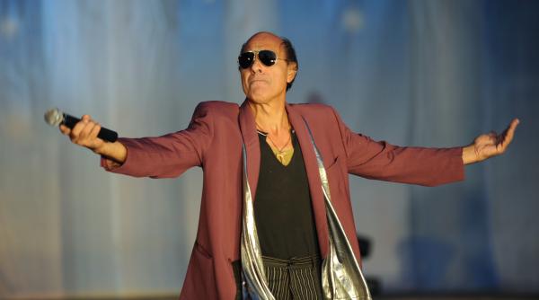 un italian sustine ca e fiul secret al lui adriano celentano cantaretul i a dat un raspuns bizar adevarul e ca sunt bunicul tau