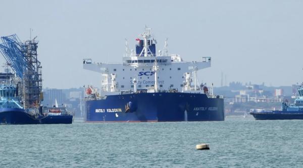 un petrolier rusesc incarcat cu 730 000 de barili de petrol se indreapta spre cuba si va ajunge acolo in patru zile