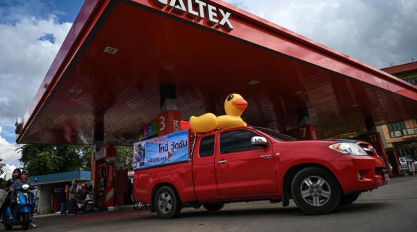 criza combustibilului loveste thailanda soferii stau la coada si cate 24 de ore pentru a alimenta