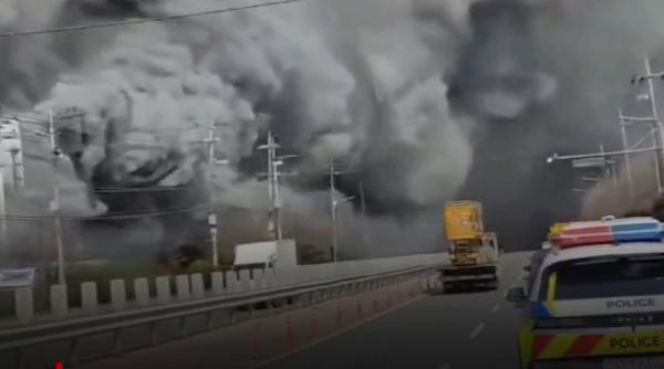 incendiu puternic la o fabrica din coreea de sud zeci de persoane ranite
