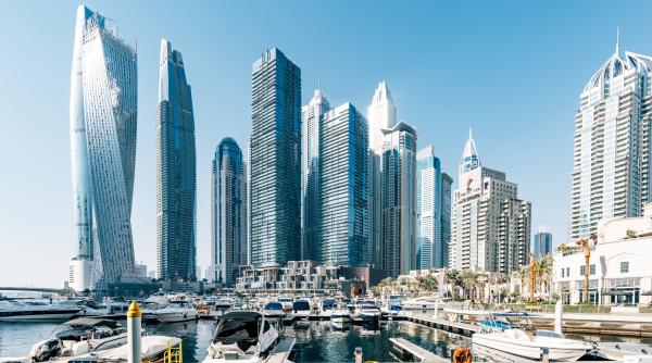 Luxul și-a schimbat adresa. Milionarii din Dubai au întrebat inteligența artificială unde să fugă de război și au aflat