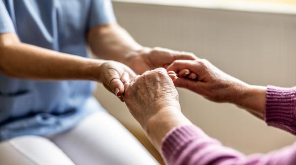 o femeie din italia a creat o confuzie uriasa dupa ce a vrut sa i lase averea valentinei ingrijitoarea ei testamentul a fost anulat