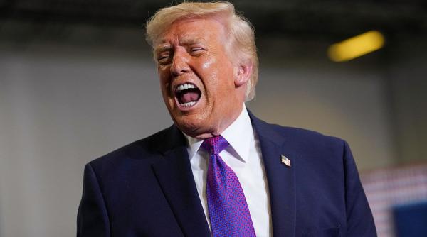 donald trump ameninta ca trimite politia de imigrare in aeroporturi din cauza haosului provocat de lipsa personalului