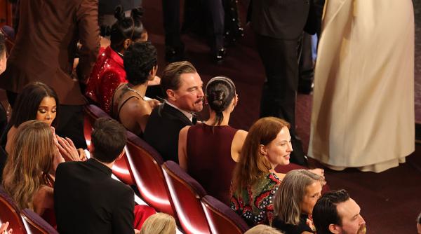 leonardo dicaprio si si a scos iubita in public la premiile oscar din 2026 cine e vittoria ceretti