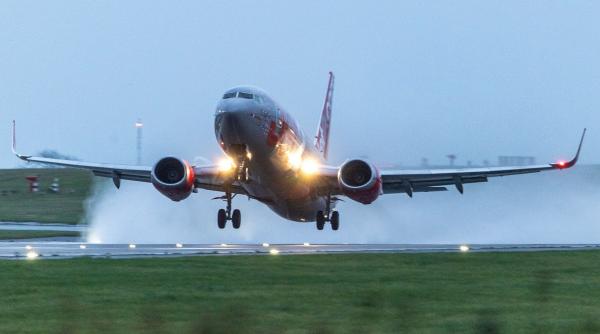 se pregatesc noi reguli in ue la calatoria cu avionul europarlamentar bulgar familiile sa primeasca locuri invecinate fara taxe