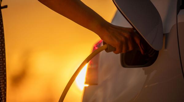 oamenii de stiinta au gasit o metoda noua de a transforma lumina soarelui in combustibil