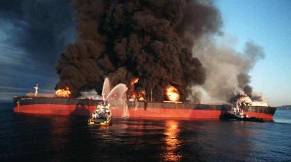 razboiul petrolierelelor cum se repeta istoria in stramtoarea ormuz