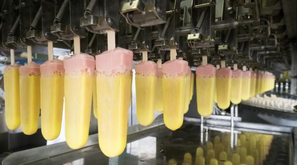 un copil si a inventat inghetata ideala si a propus o unei fabrici compania a anuntat ca o va produce si i a facut o surpriza