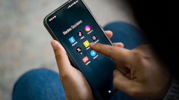 rusii ocolesc blocada digitala a lui putin cu o aplicatie coreeana kakaotalk descarcata masiv dupa interzicerea telegram