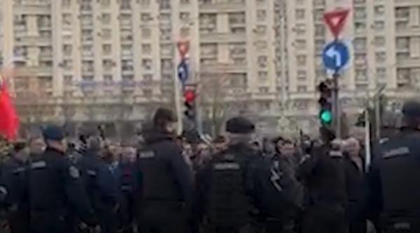 bataie la protestul minerilor scandal urias in piata victoriei