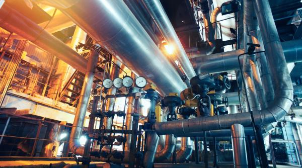 rafinaria irlandeza care alimenteaza prin lantul de aprovizionare masina de razboi a rusiei