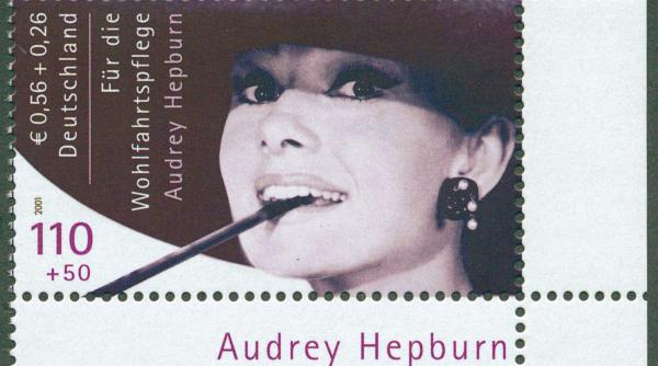 un timbru rar cu chipul lui audrey hepburn va fi vandut la licitatie