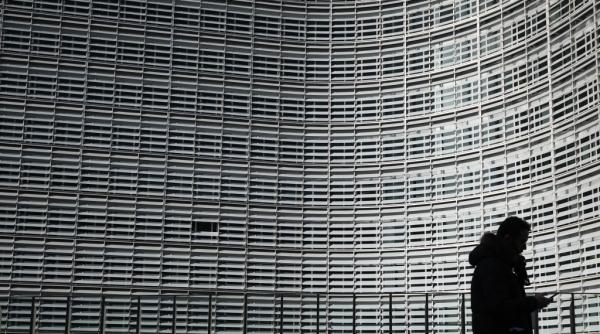 discutia telefonica dintre un jurnalist politico si un oficial ue a fost interceptata si publicata online in plin scandal ue ungaria