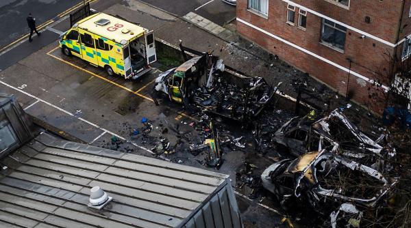 doi oameni au fost arestati in londra dupa incendierea a patru ambulante ale comunitatii evreiesti