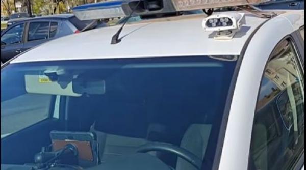 un nou aparat montat pe masinile politiei scaneaza toate numerele de inmatriculare si verifica itp ul si rca ul in cateva secunde
