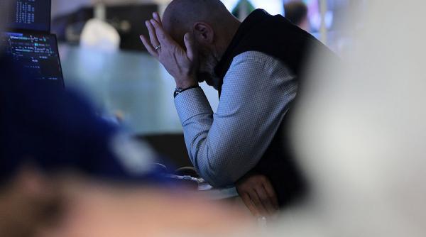 Bursa americană de pe Wall Street înregistrează cea mai mare scădere de la începutul războiului din Iran