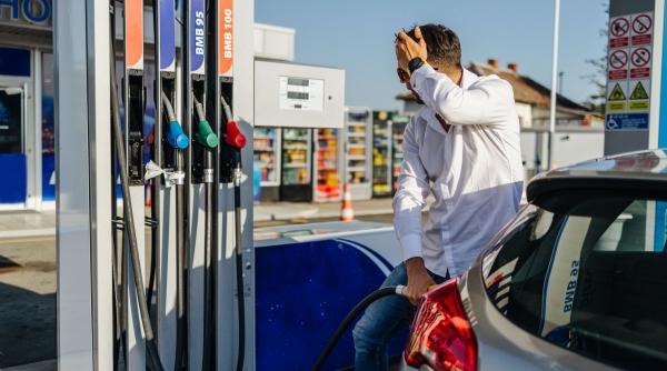 Cât costă benzina și motorina pe 26 martie. Prețul a crescut și cu 2 lei pe litru față de acum o lună, la motorină