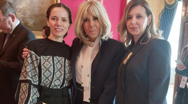 cine este creatoarea de moda care a imbracat o pe mirabela gradinaru la summitul melaniei trump