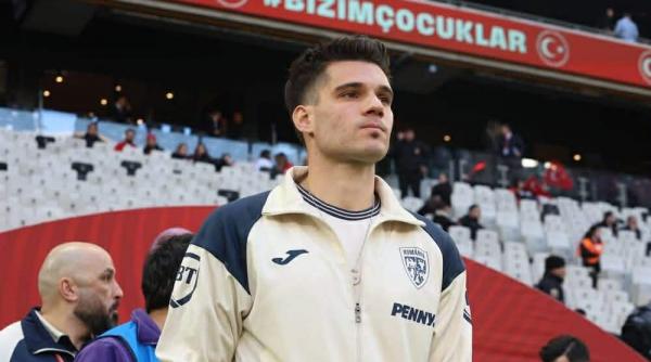 romania joaca meciul decisiv cu turcia pentru cm 2026 surprize in echipa de start cine e atacantul titularizat de mircea lucescu