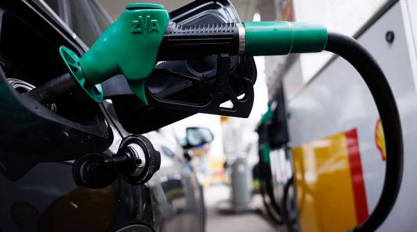 polonia se pregateste sa plafoneze pretul la carburanti plafonarea adoptata in unanimitate in parlament