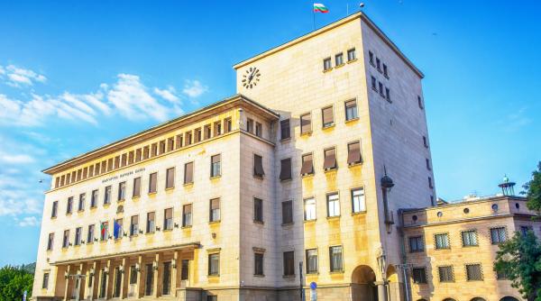 fitch confirma ratingul bulgariei la bbb plus cu perspectiva stabila in pofida riscurilor politice