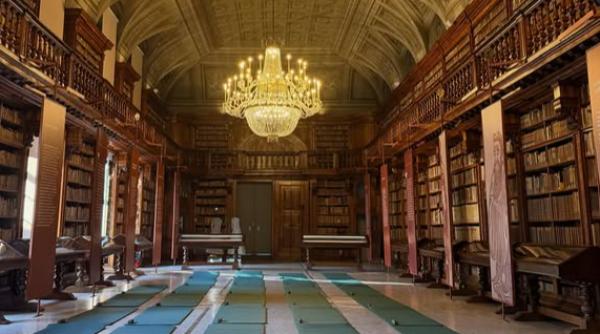 o biblioteca din milano a fost transformata in sala de sport pentru o ora iar decizia a starnit controverse