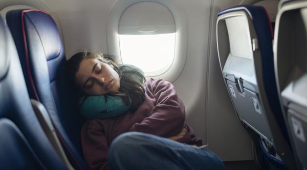 O companie aeriană introduce paturi la clasa economică. Iată cum vor arăta