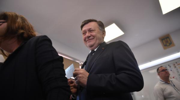 crin antonescu il ataca pe ilie bolojan e userist de bunavoie si cu placere