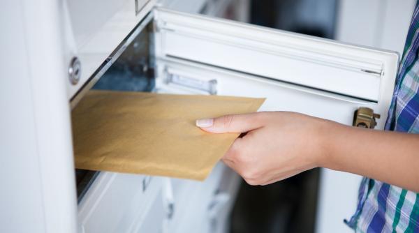 o tanara de 25 de ani si a trimis cv ul prin posta si a fost angajata imediat detaliul care i a atras pe angajatori