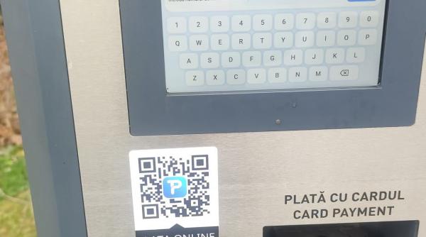 Primăria Bucureşti avertizează că a găsit coduri QR false lipite pe parcometre, în centru: Datele dvs. bancare pot fi compromise
