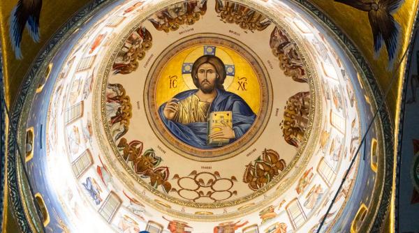 sunt sase sarbatori cu cruce rosie in aprilie 2026 calendar ortodox complet