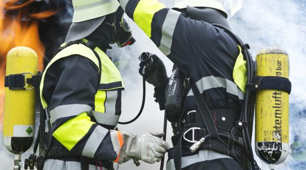 sute de persoane au fost evacuate dupa ce un incendiu a cuprins un club de noapte din germania