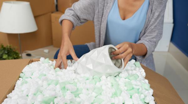 folia cu bule vs fulgii de amidon avantaje si dezavantaje in ambalarea coletelor