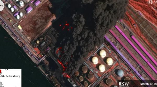 imagini din satelit incendii uriase la instalatiile petroliere rusesti dupa atacurile repetate ale ucrainenilor