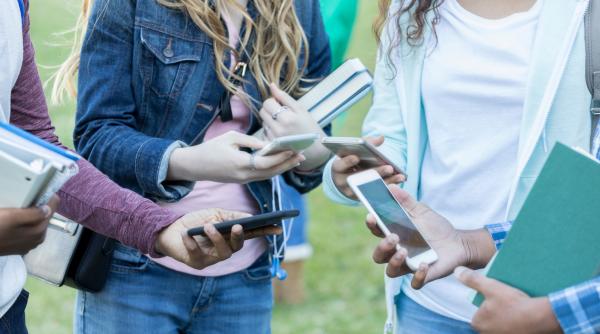 tiktok instagram snapchat si youtube amenintate cu sanctiuni in australia nu respecta legile