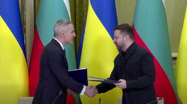 ucraina si bulgaria un important producator de arme au semnat un acord de aparare pe zece ani