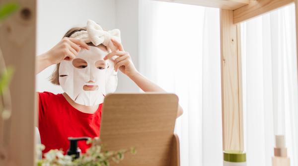 autoritatile italiene cerceteaza posibile practici comerciale neloiale care le imping pe fetite sa cumpere produse de infrumusetare