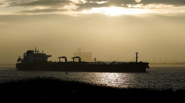 cnn sauditii au gasit o portita pentru a putea relua transportul mondial de petrol rebelii houthi sunt pe cale sa le o inchida