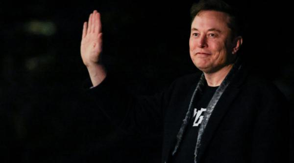 elon musk face mutarea anului vrea sa listeze spacex pe bursa la o evaluare de 1 75 trilioane de dolari