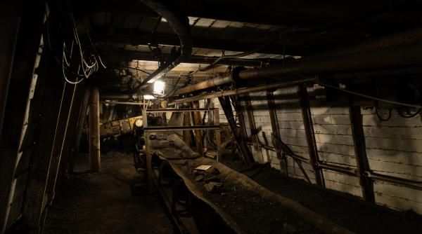 Tragedie în Hunedoara. Un miner de 51 de ani a murit în subteran, după ce i s-a făcut rău